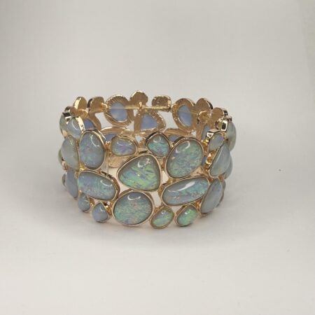 Regal Emerald Stone-Studded Bangle
